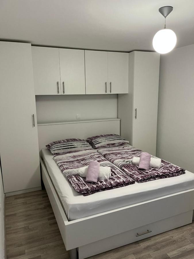 Apartmani Marina ซริกเวนิซา ภายนอก รูปภาพ