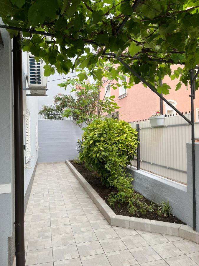 Apartmani Marina ซริกเวนิซา ภายนอก รูปภาพ
